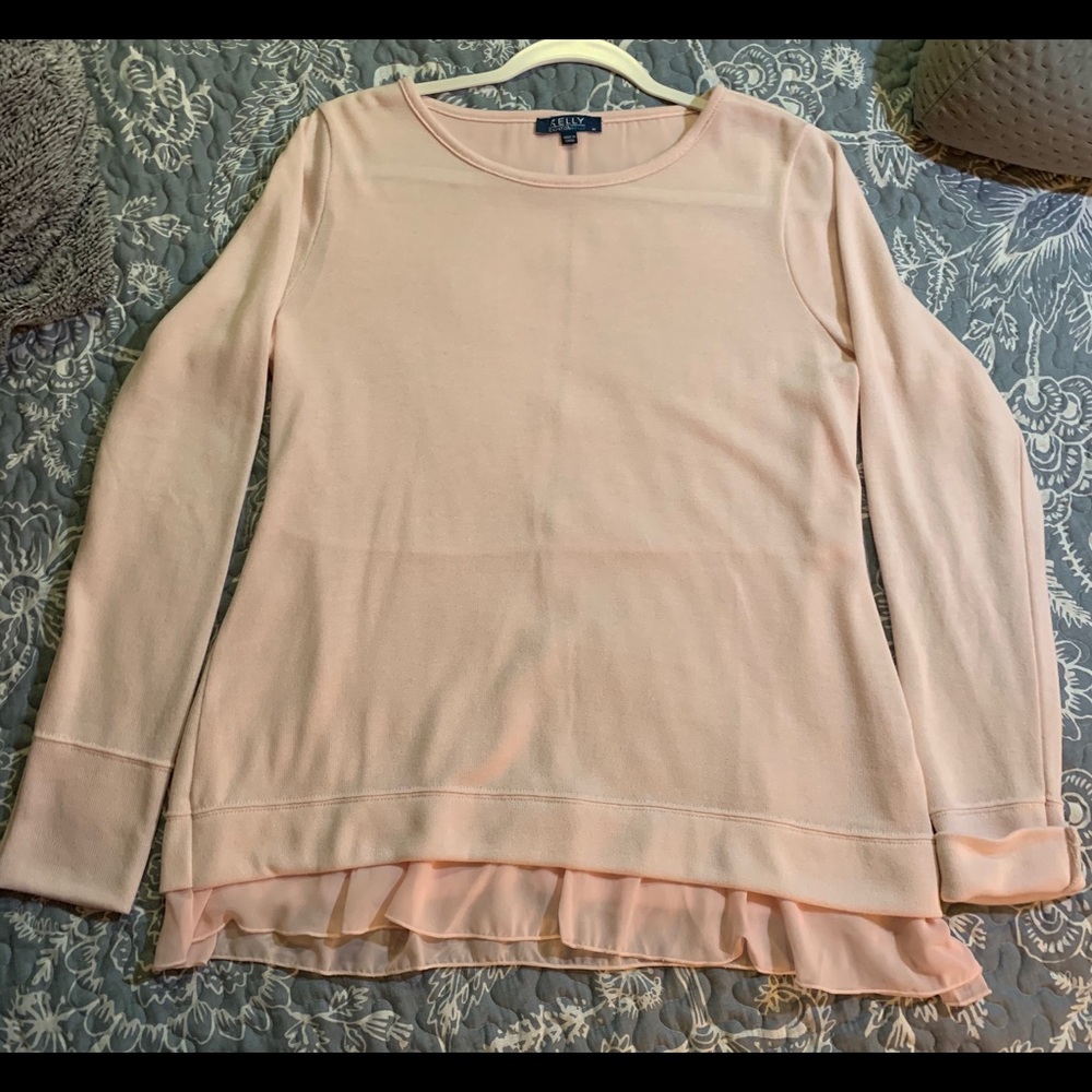 Soft sweatshirt with feminine edge and zipper back